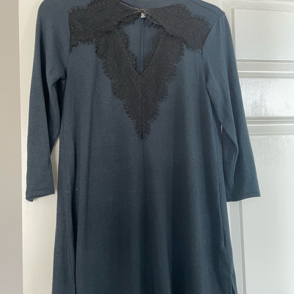 Maurice’s Dark teal w black lace top. Wore once great with jeans. XS